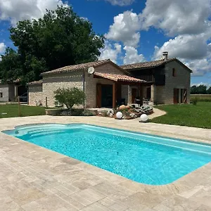 La Petite Maison Dans Le Quercy Hébergement de vacances